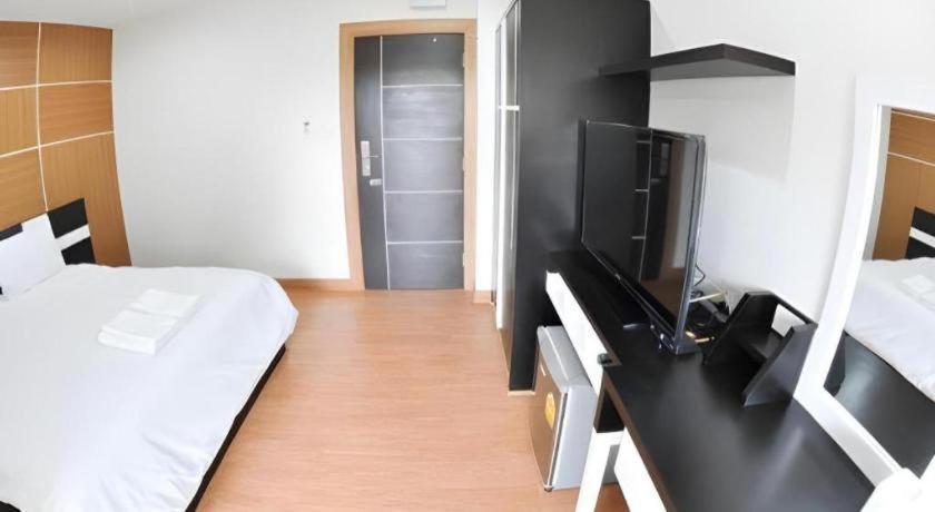 The Y Residence Chiang Mai Extérieur photo